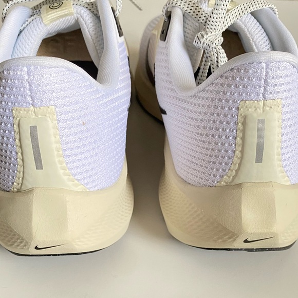 10 Nike Air Zoom Pegasus 40 Womens white black coconut milk running shoes sneaks - Picture 6 of 9